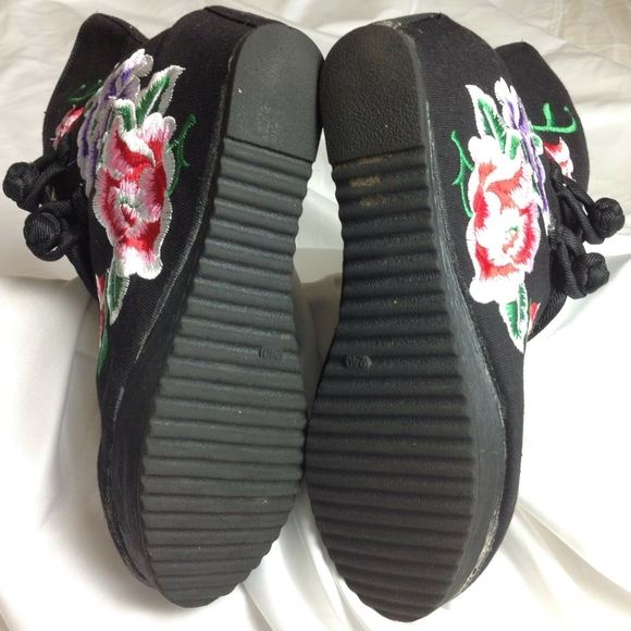 Colorful Embroidered Black Canvas Booties - Picture 4 of 8